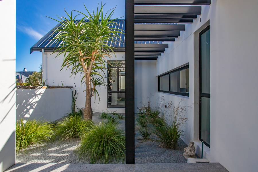5 Bedroom Property for Sale in Val De Vie Estate Western Cape